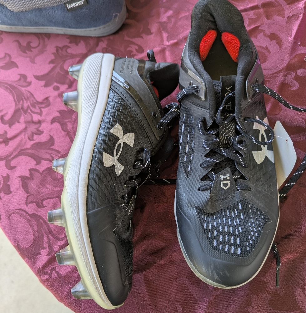 Under Armour Black and White Soccer Cleats